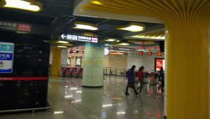 群光廣場(chǎng)地鐵站坐幾號(hào)線可以到南湖名都（地鐵2號(hào)線群光廣場(chǎng)哪站下車）