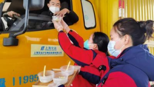 加油站高速服務(高速路加油站工作)